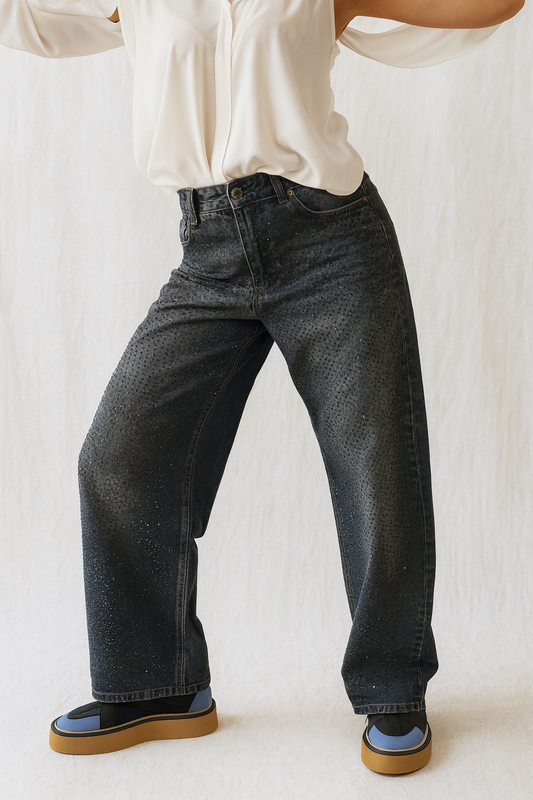 Pantalón mujer vaquero azul con pedrería brillante tiro alto recto | SEROTONIN