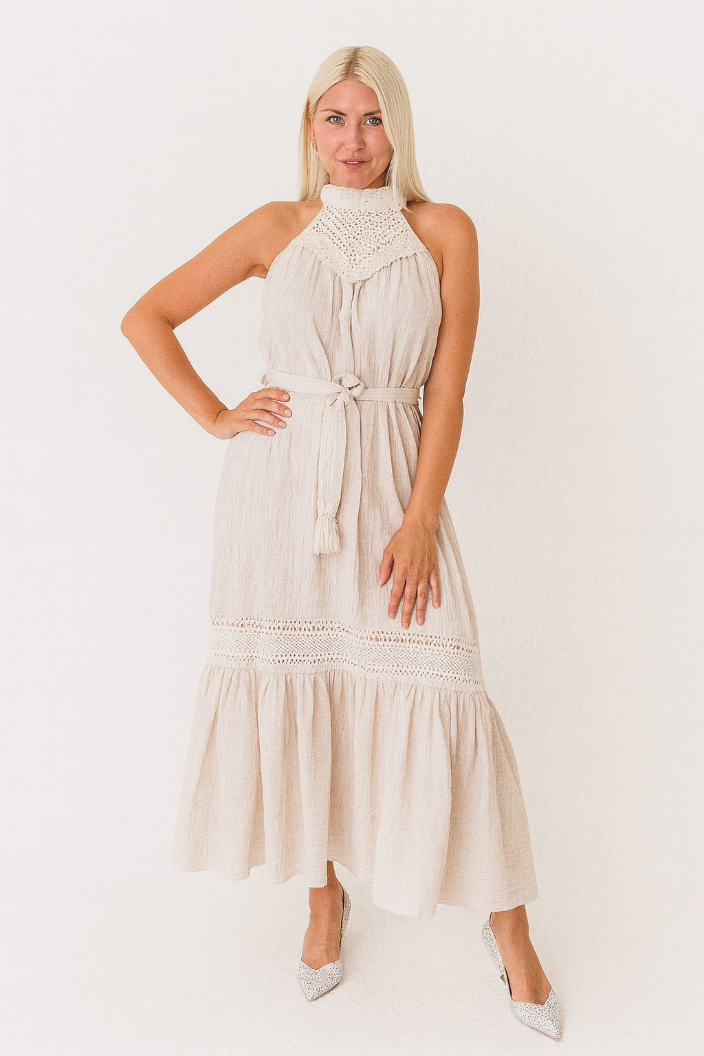 Vestido largo boho beige con detalles de encaje SEROTONIN