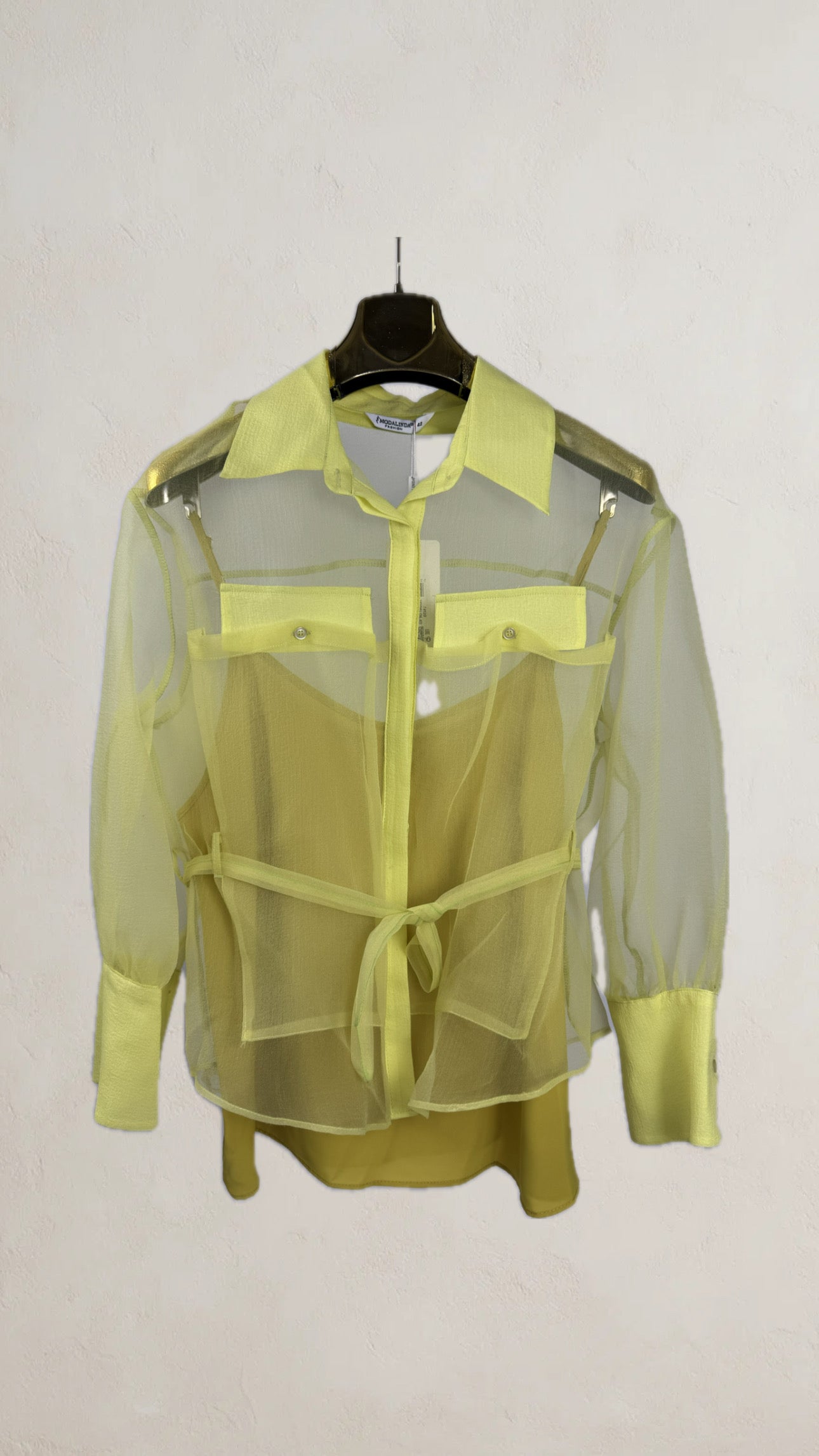 Blusa doble capa color lima transparente para mujer con mangas largas y corte fluido SEROTONIN Calpe