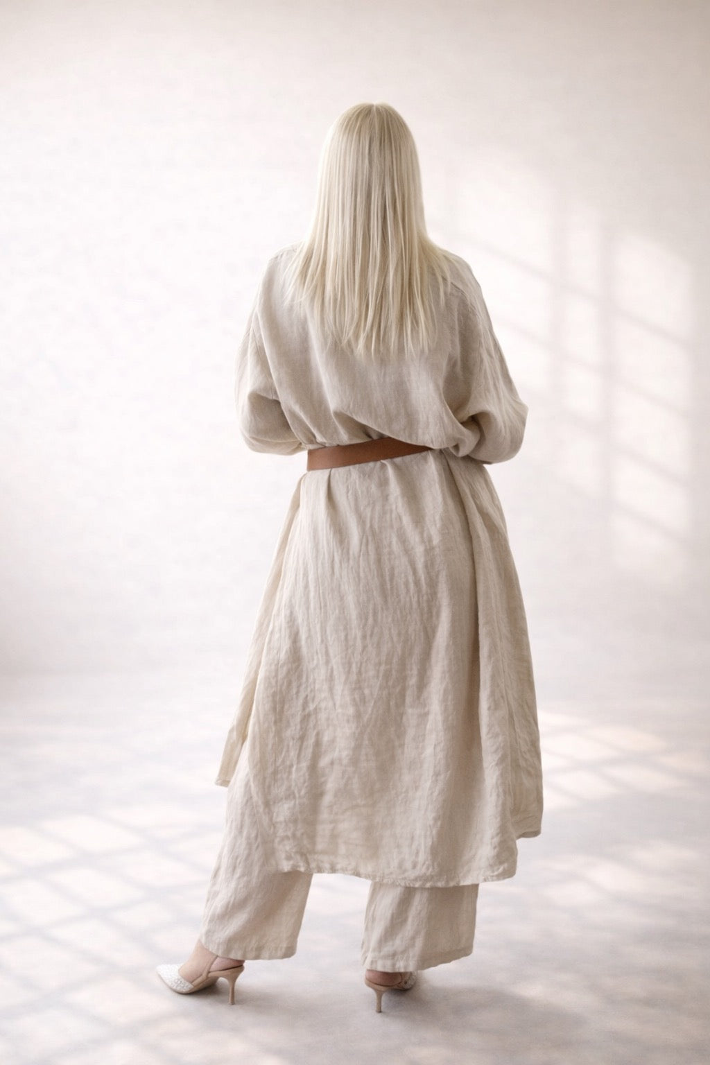 Conjunto de lino beige mujer (blusa larga + pantalón) | SEROTONIN