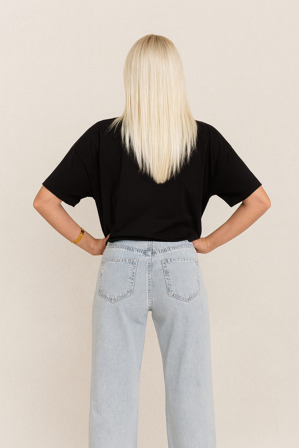 Camiseta negra mujer con mariposa bordada 3D | SEROTONIN