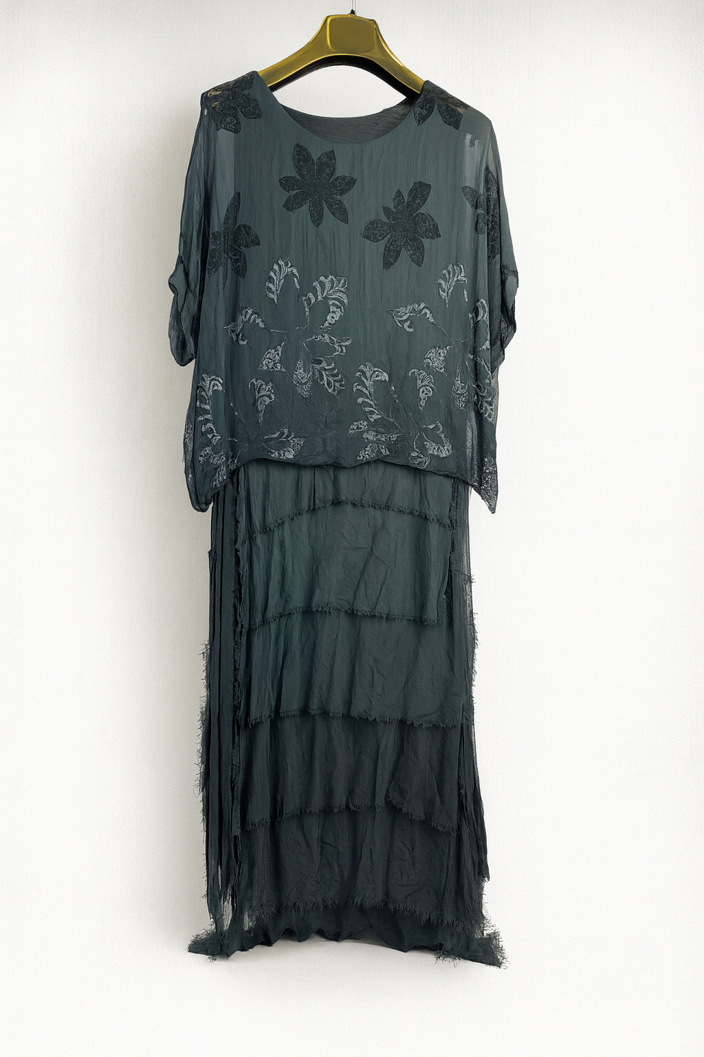 Vestido largo verde mujer con estampado floral y volantes SEROTONIN Calpe