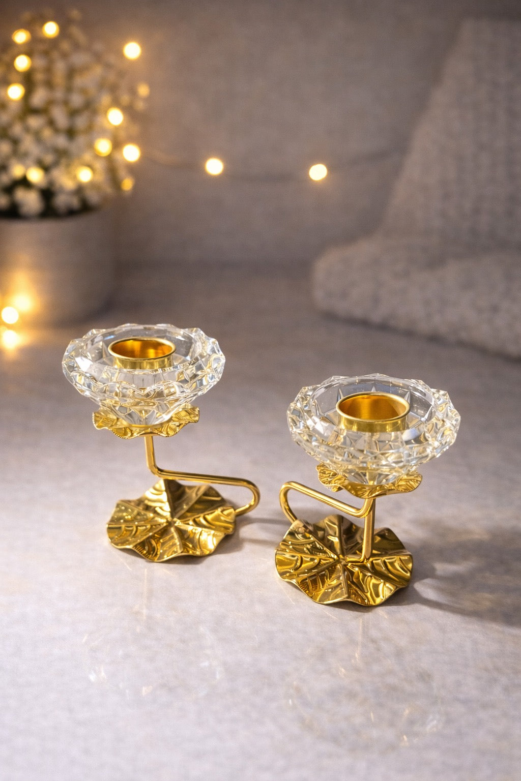 Set de 2 Portavelas Elegantes Dorados con Cristal Tallado