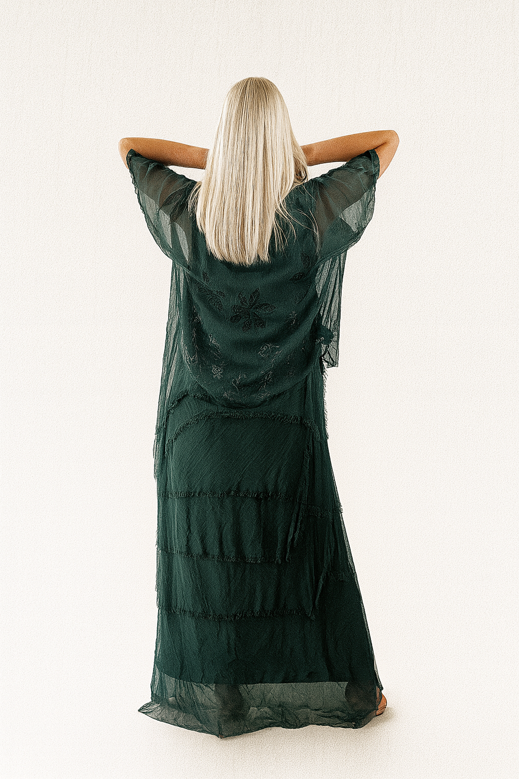 Vestido largo mujer verde con estampado floral y capas bohemias | SEROTONIN